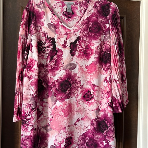 PRETTY - SPRING/SUMMER CATHERINES FLOWY TOP - FLORAL PRINT - SIZE 2X - NICE! - Picture 1 of 2